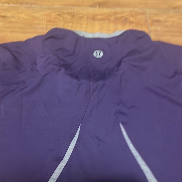Lululemon t-shirt - Picture 3 of 4